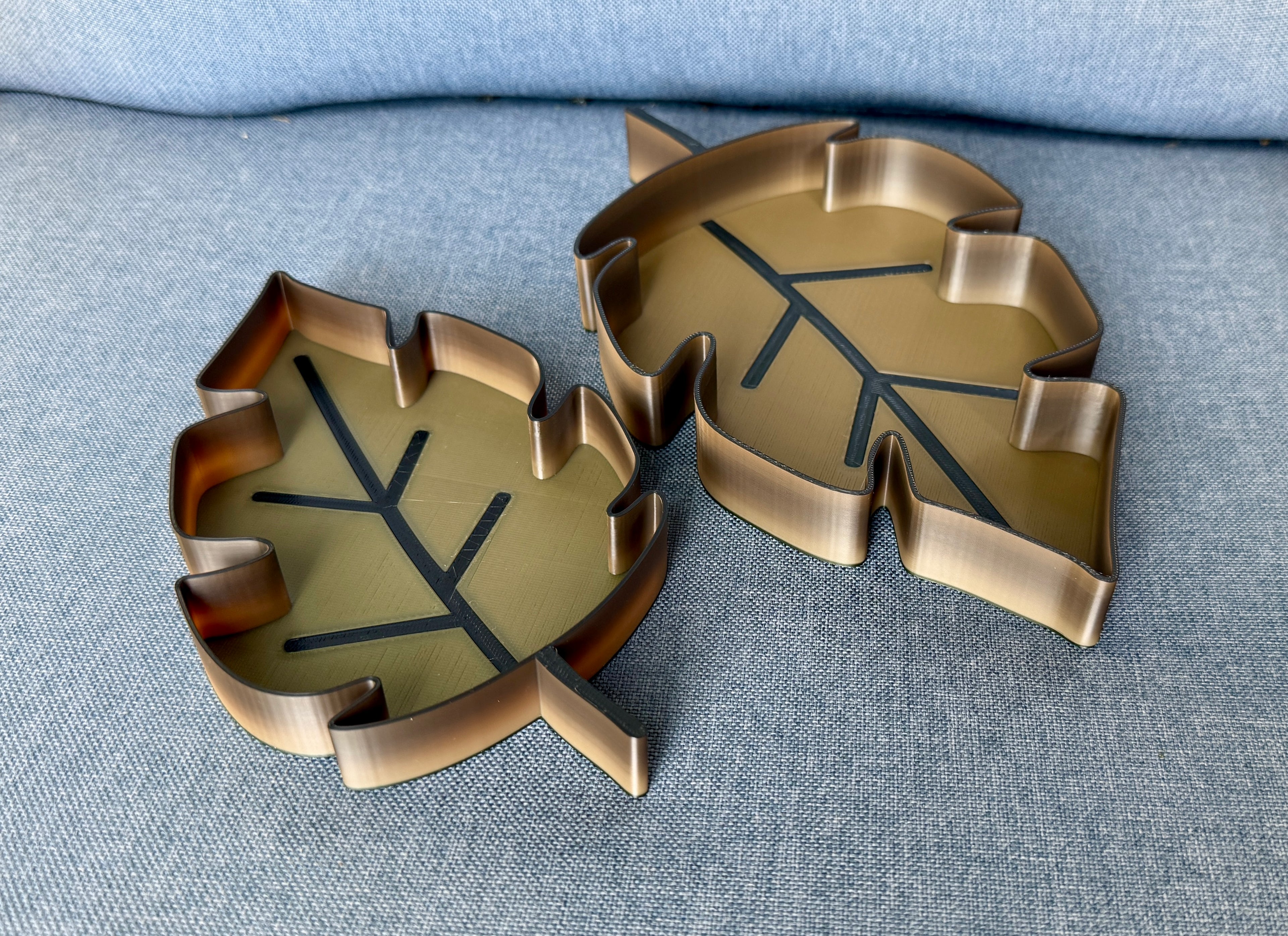 Set of 2 Leaf Trays